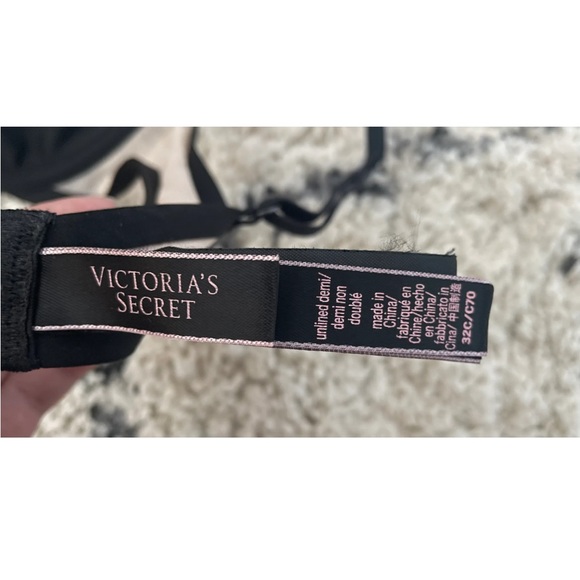 Victoria’s Secret Sheer Bra, 32C - Picture 2 of 2